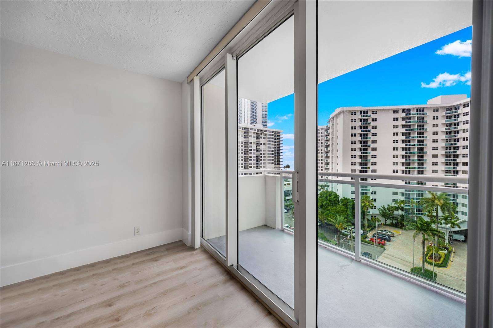 Photo of 3000 Ocean Dr  #814, Hollywood, Florida, 33019 - 
