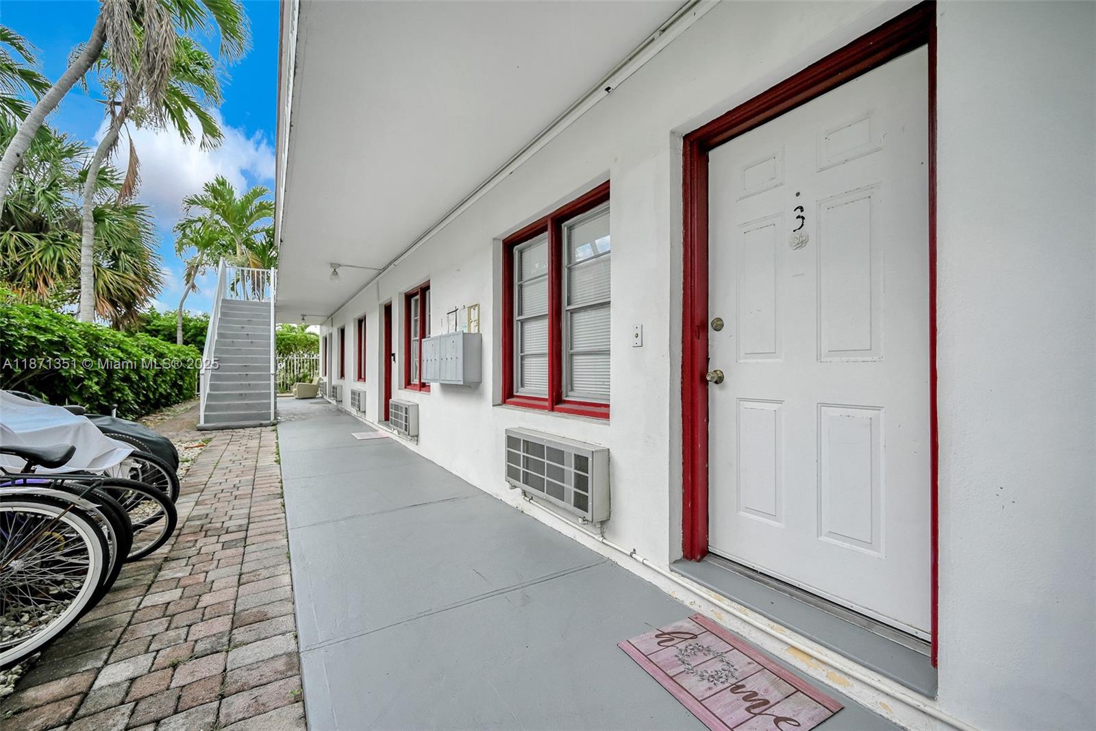 See details / sq. ft. $ 2025-09-03 0 Photo