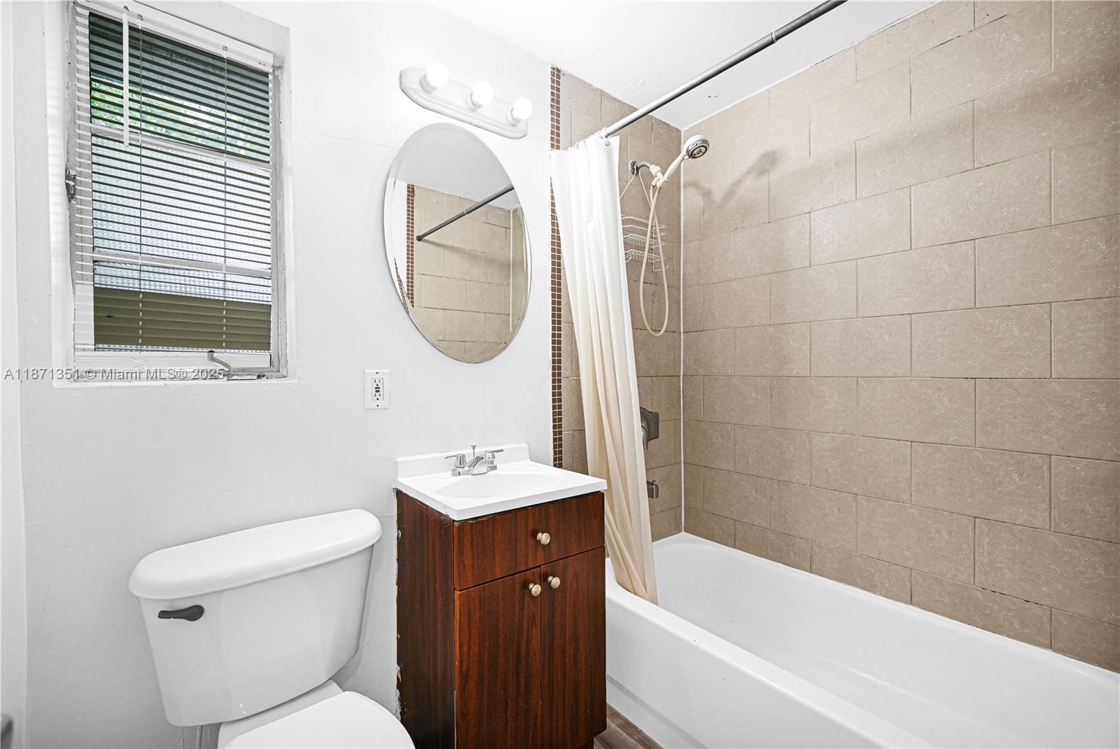 See details / sq. ft. $ 2025-09-03 0 Photo