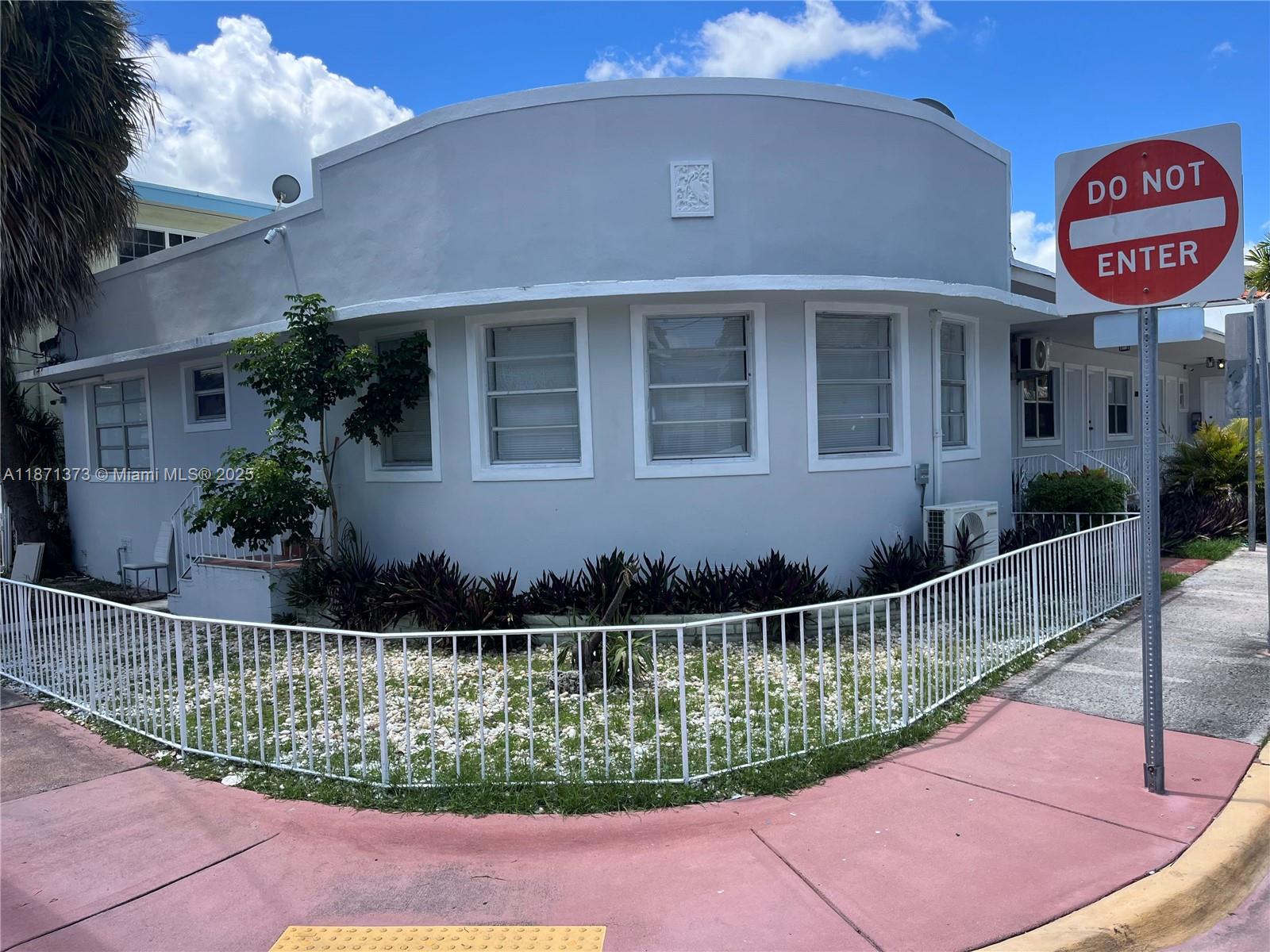 See details / sq. ft. $ 2025-09-03 0 Photo