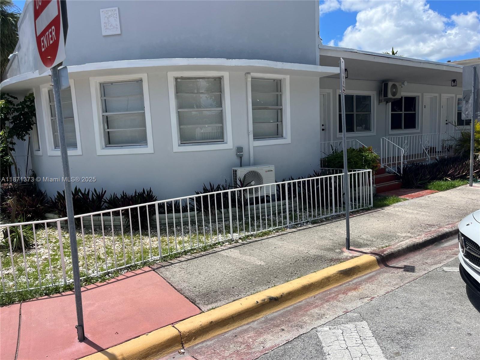 See details / sq. ft. $ 2025-09-03 0 Photo