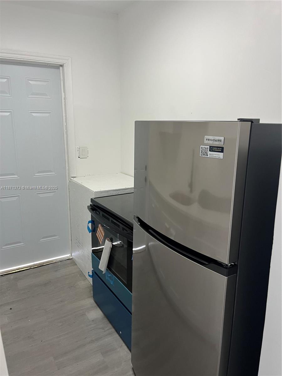 See details / sq. ft. $ 2025-09-03 0 Photo