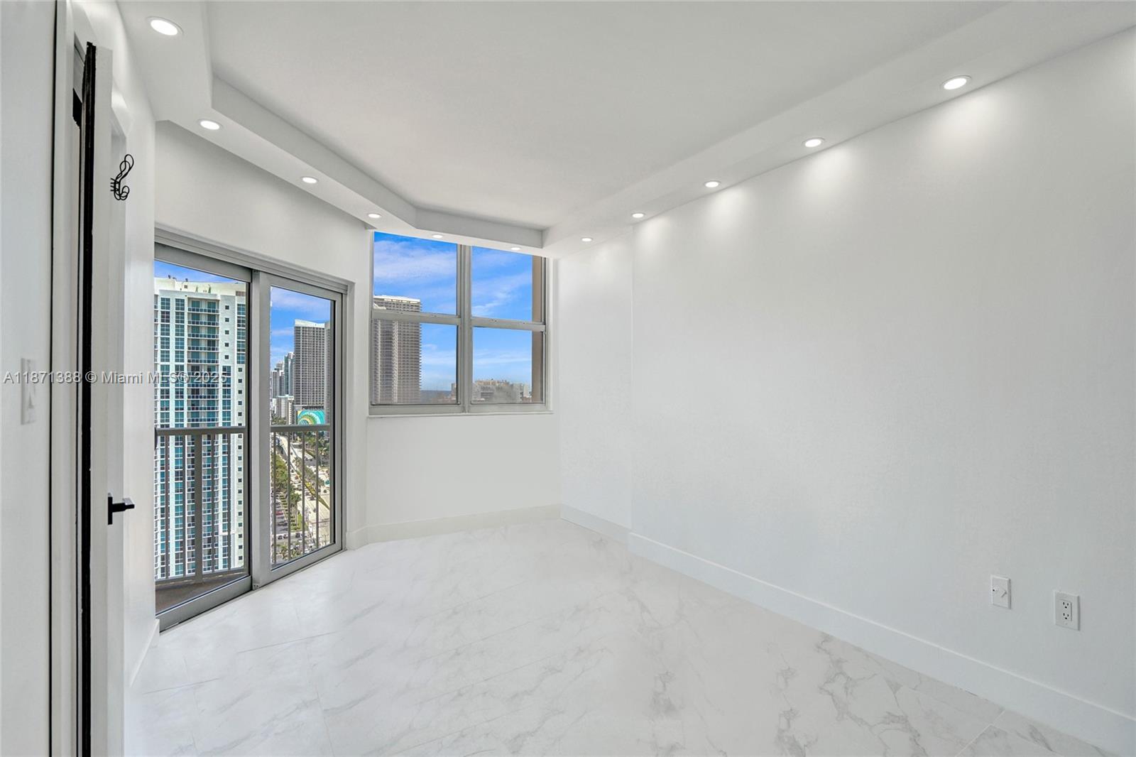 11L 1 / 2 870 sq. ft. $ 2025-09-03 0 Photo