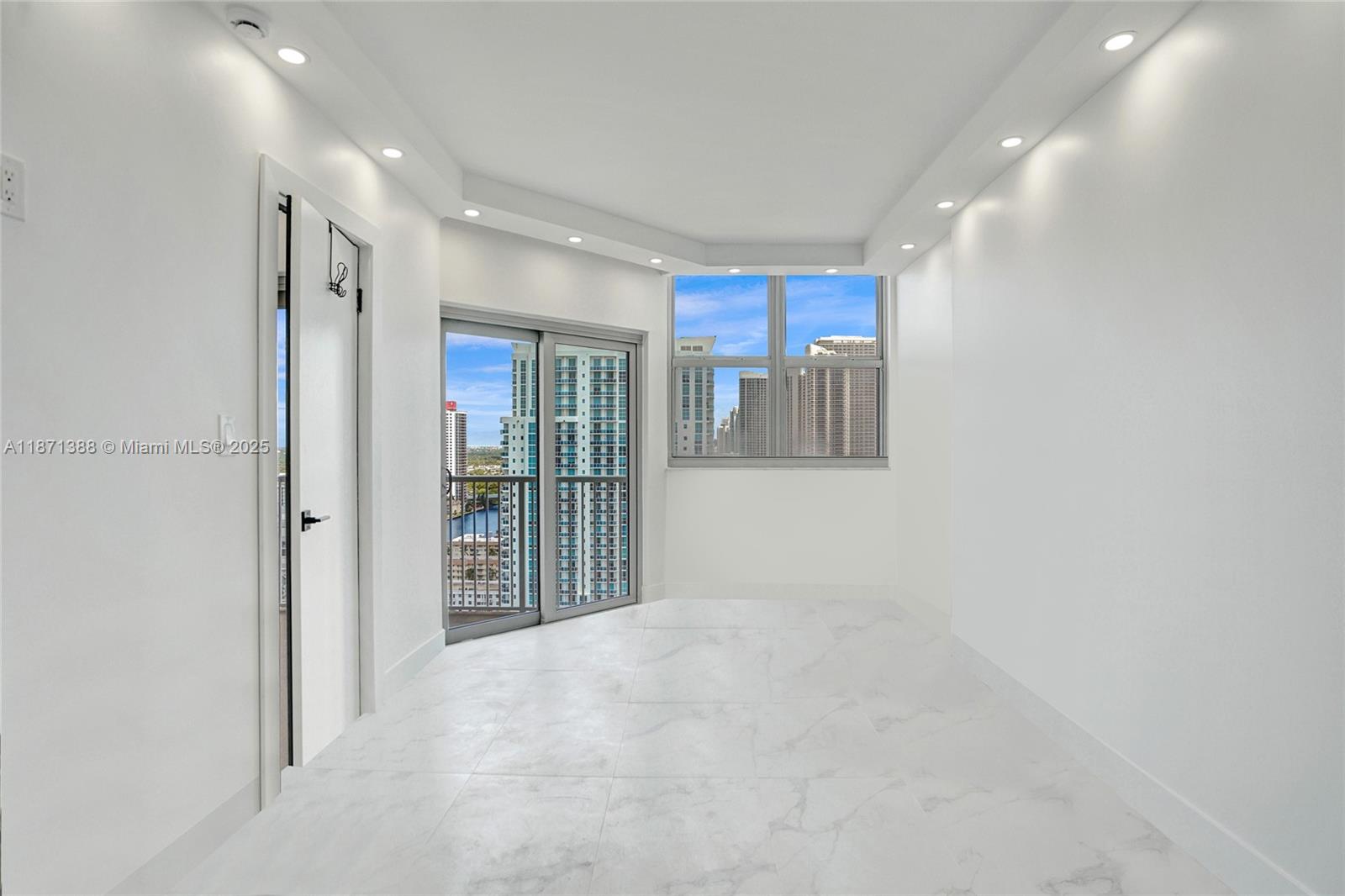 11L 1 / 2 870 sq. ft. $ 2025-09-03 0 Photo