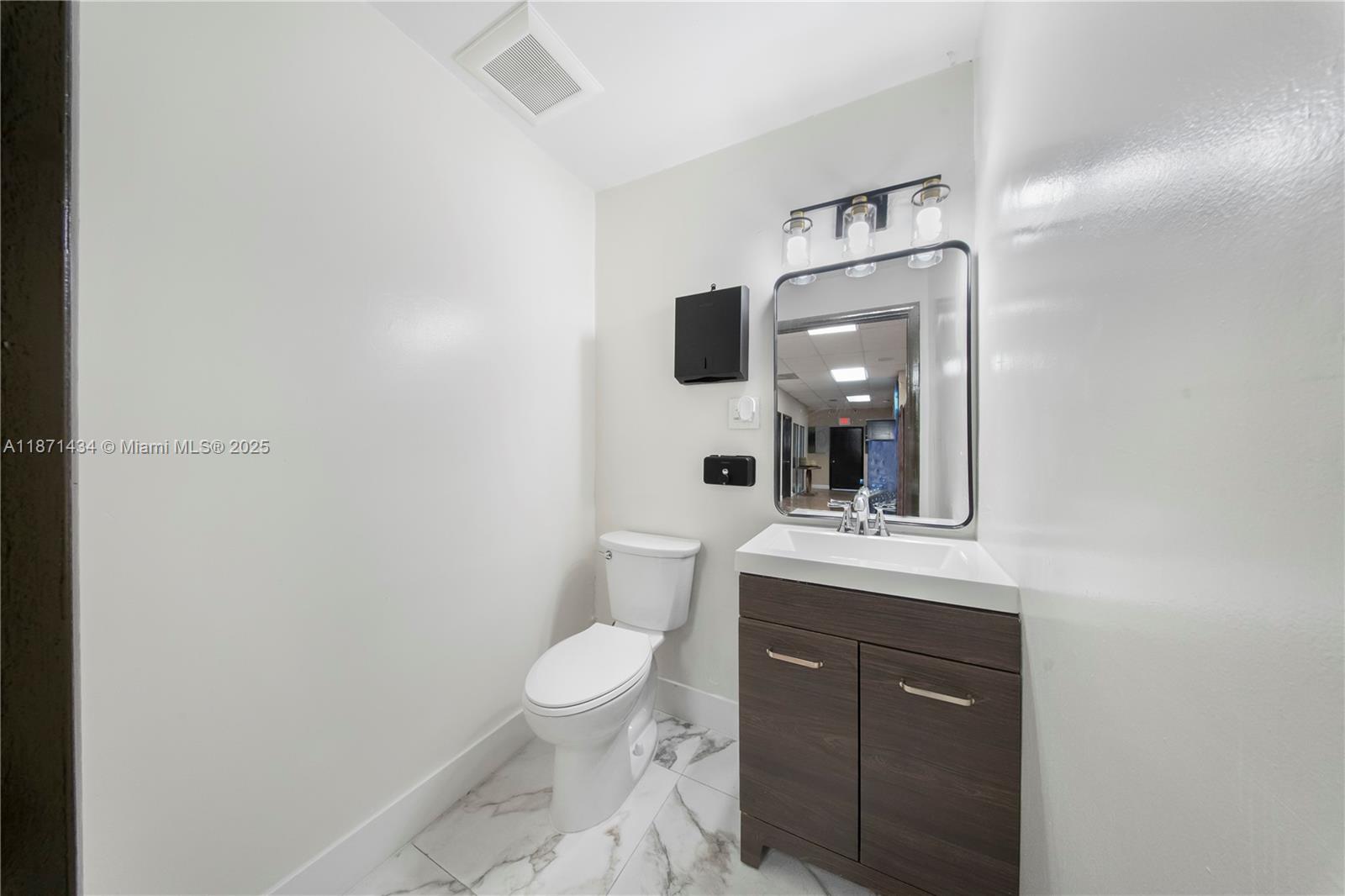 See details / sq. ft. $ 2025-09-03 0 Photo