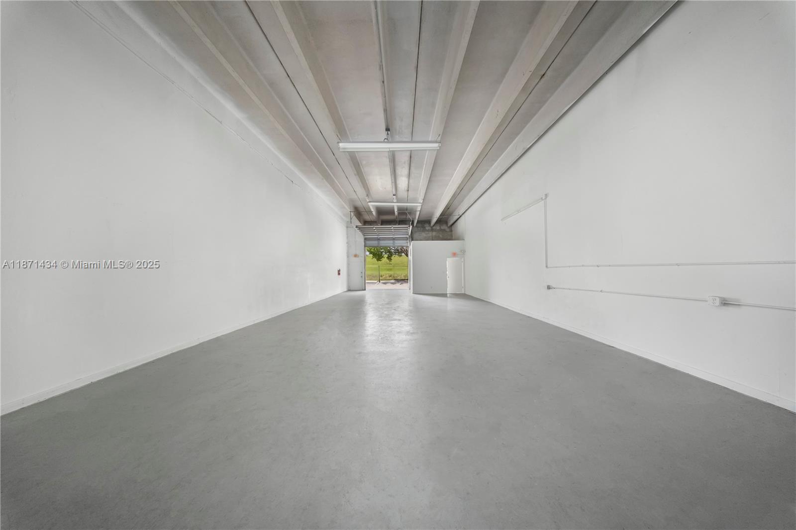 See details / sq. ft. $ 2025-09-03 0 Photo