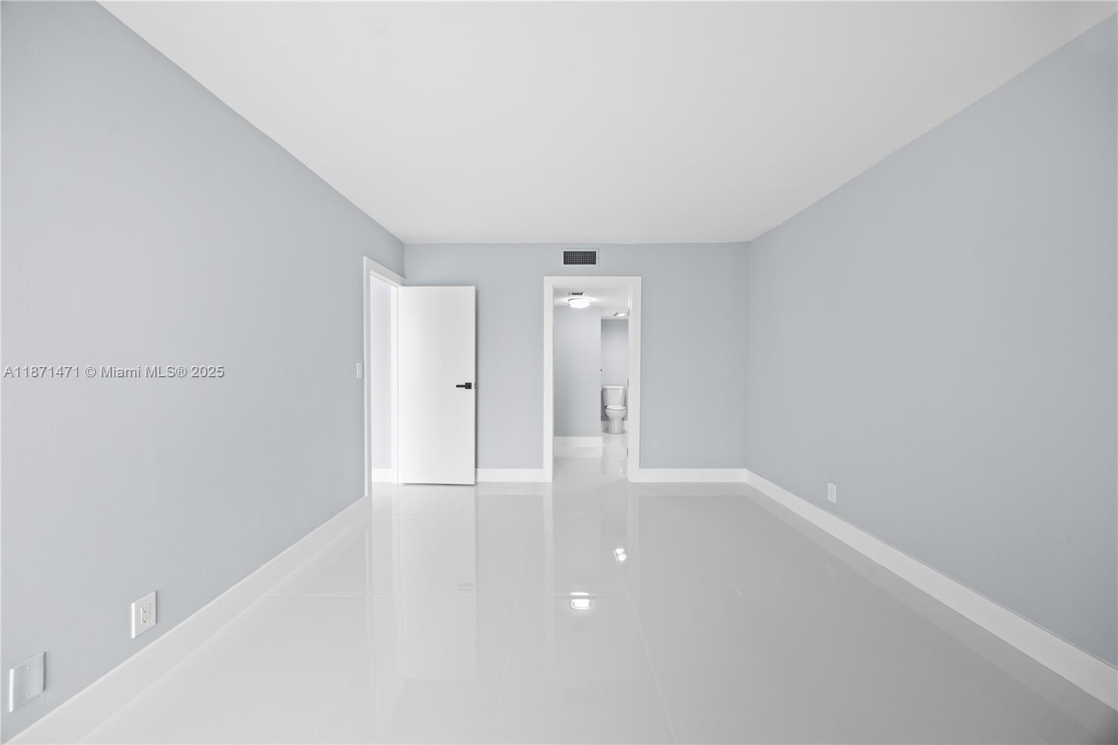 Photo of 20335 Country Club Dr  #1905, Aventura, Florida, 33180 - 