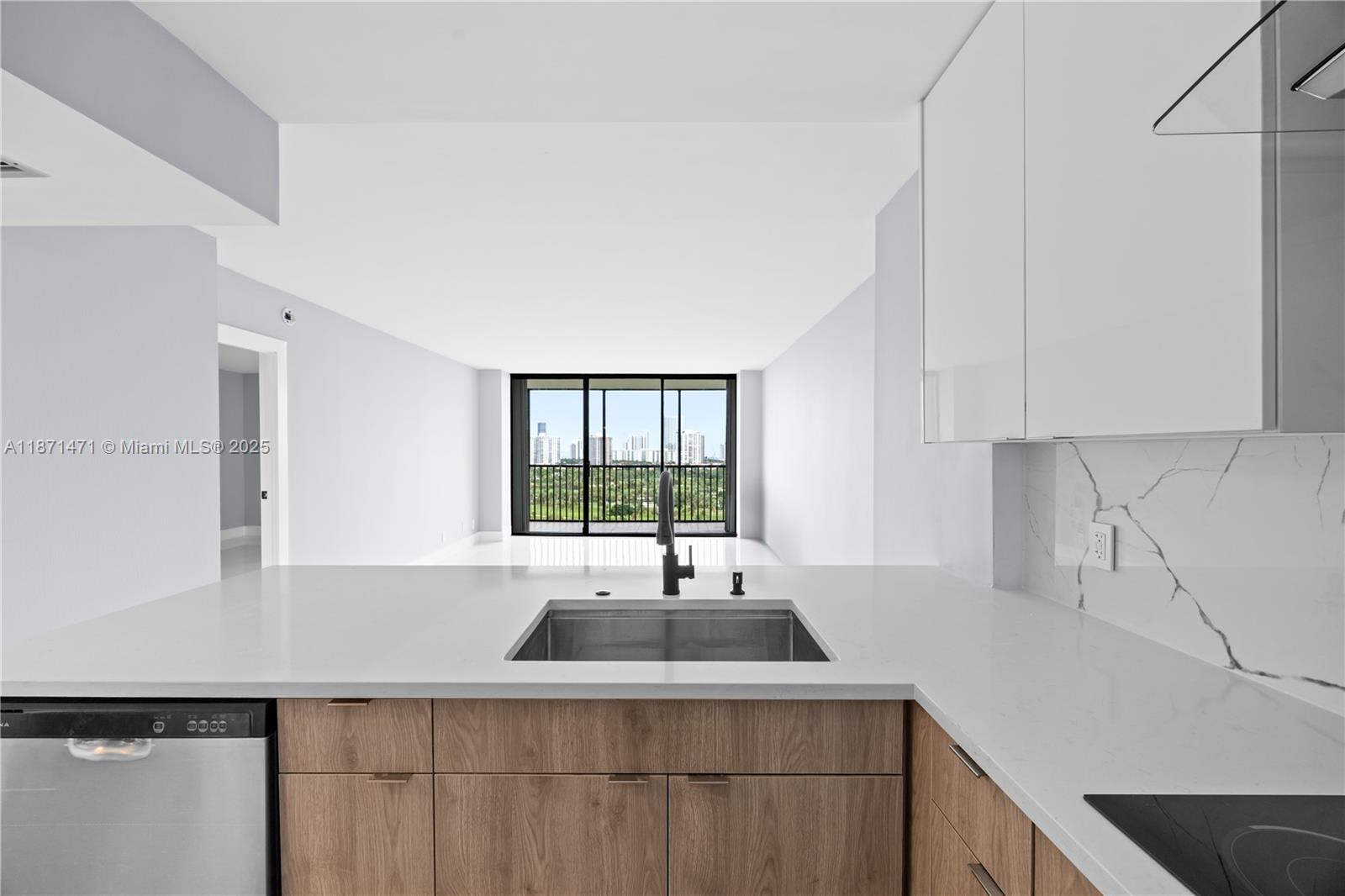 Photo of 20335 Country Club Dr #1905, Aventura, Florida, 33180 -