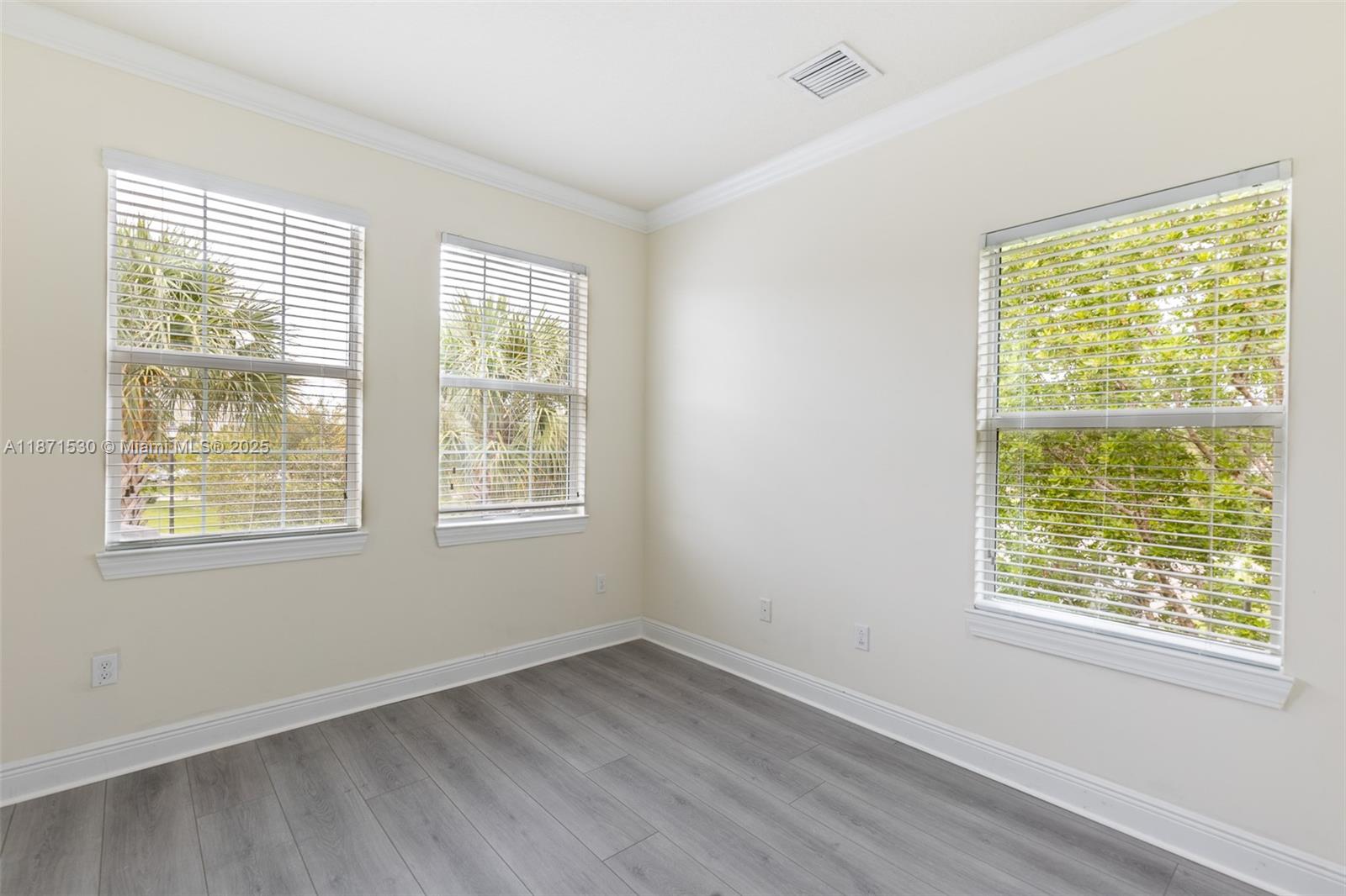  6 / 4 2501 sq. ft. $ 2025-09-03 0 Photo