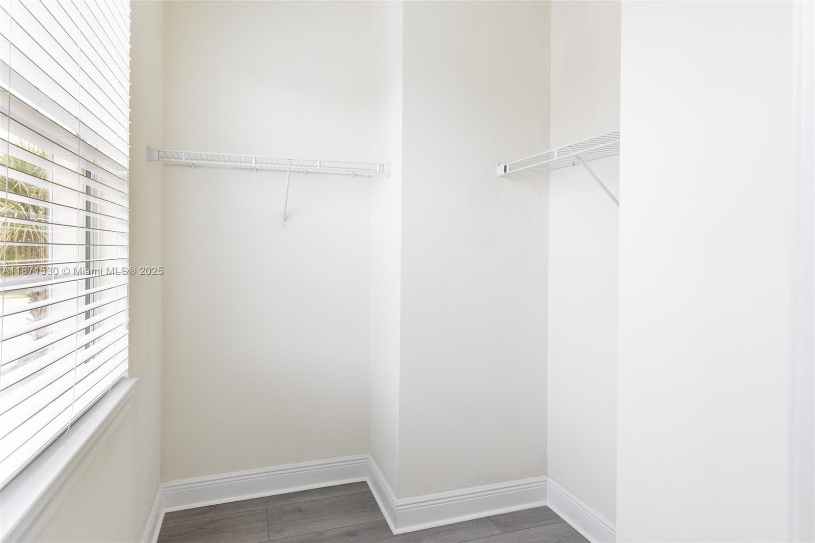  6 / 4 2501 sq. ft. $ 2025-09-03 0 Photo
