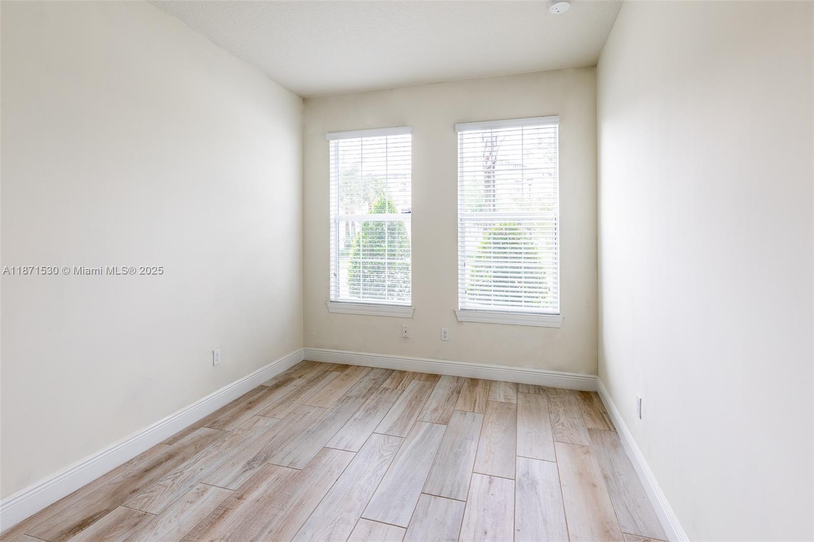  6 / 4 2501 sq. ft. $ 2025-09-03 0 Photo