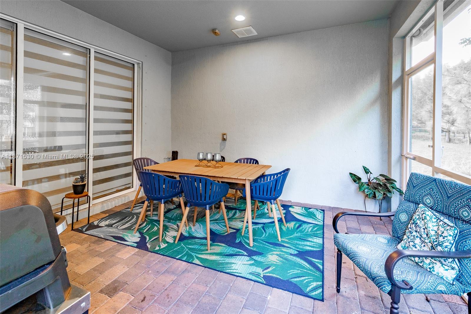  6 / 4 2501 sq. ft. $ 2025-09-03 0 Photo