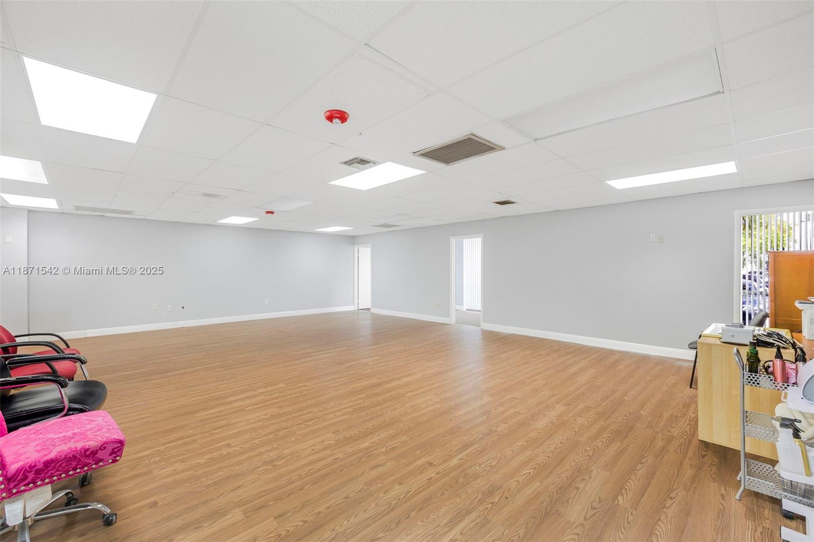 See details / sq. ft. $ 2025-09-03 0 Photo