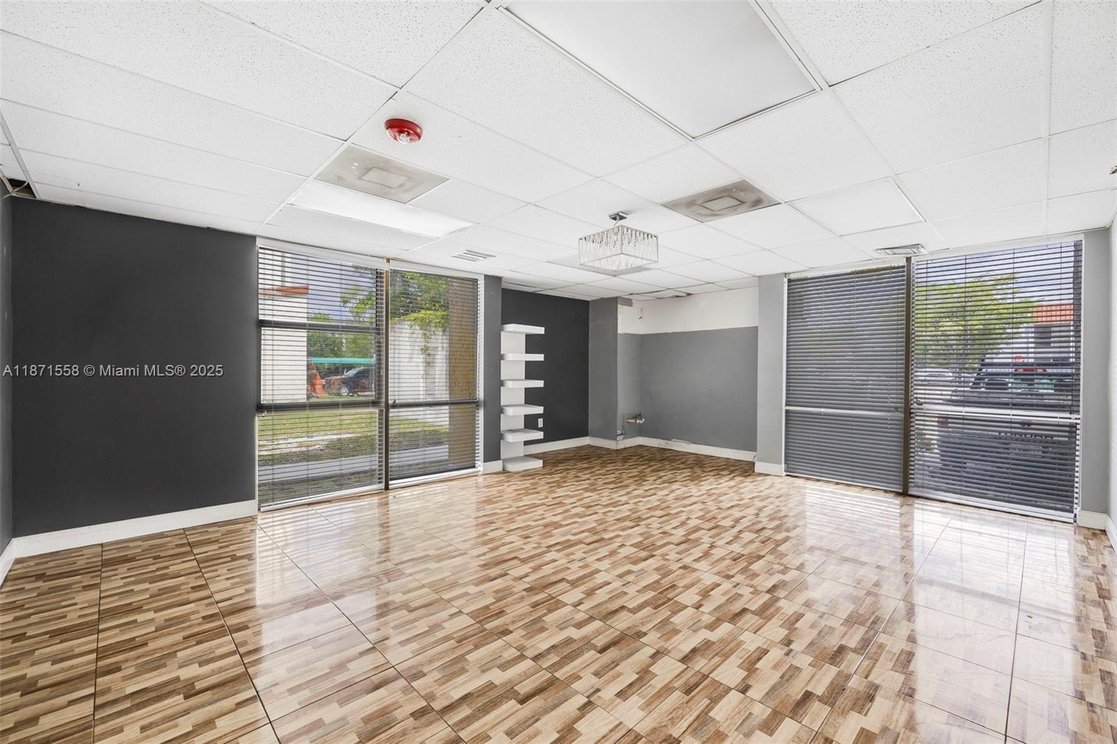 See details / sq. ft. $ 2025-09-03 0 Photo