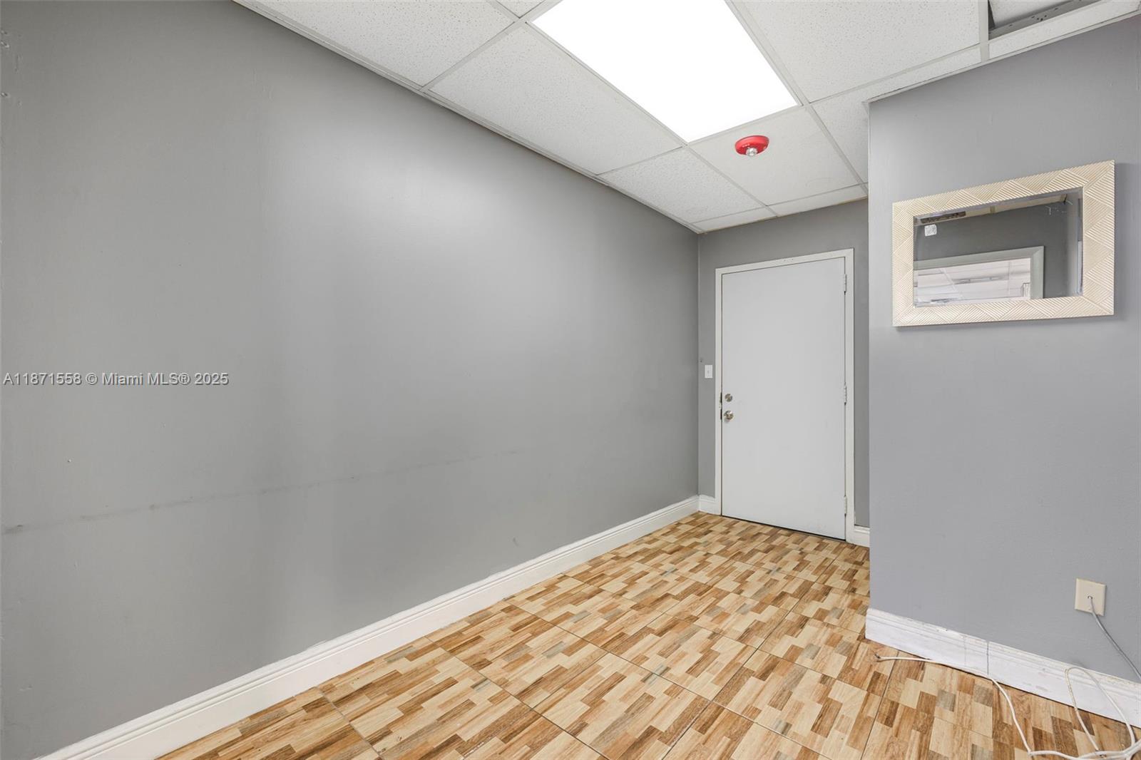 See details / sq. ft. $ 2025-09-03 0 Photo