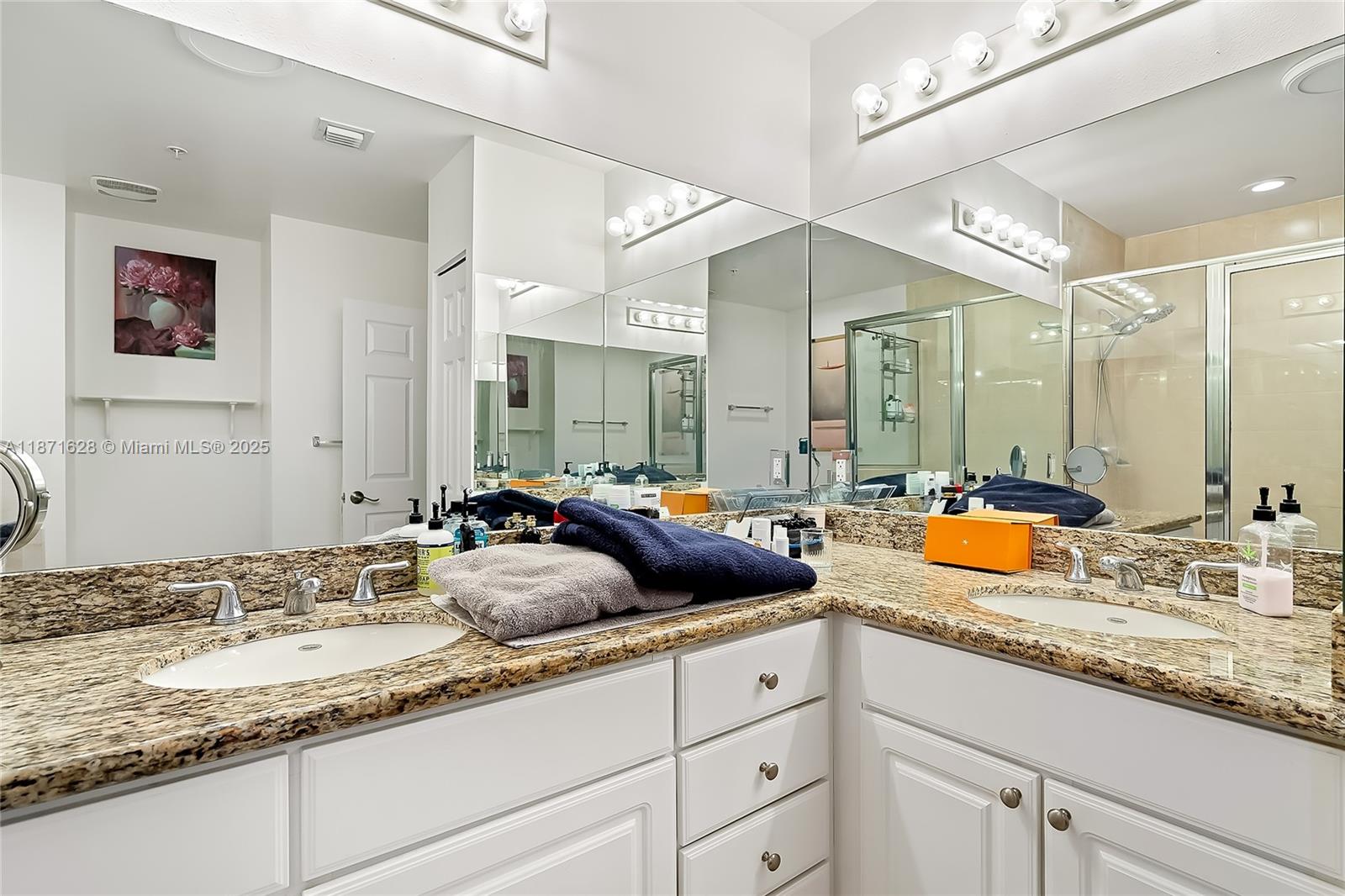 Photo of 3001 185th St  #135, Aventura, Florida, 33180 - 