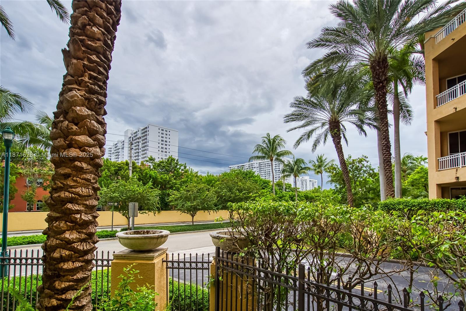 Photo of 3001 185th St  #135, Aventura, Florida, 33180 - 