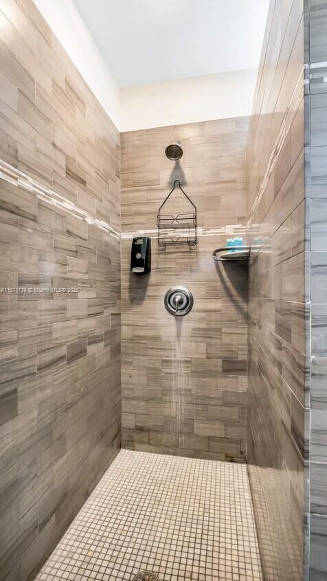 See details / sq. ft. $ 2025-09-03 0 Photo