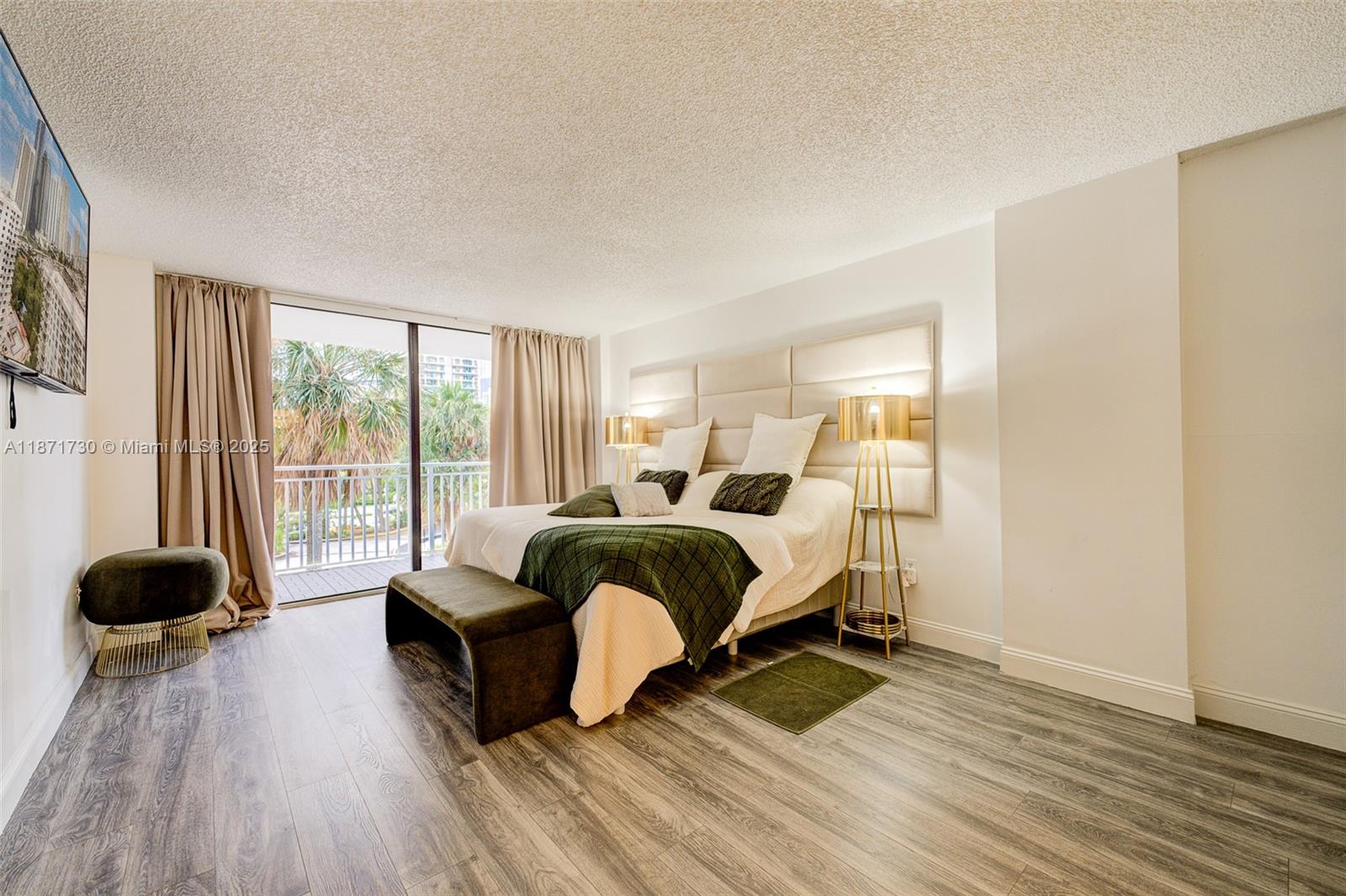 See details 312 2 / 2 1294 sq. ft. $ 2025-09-03 0 Photo