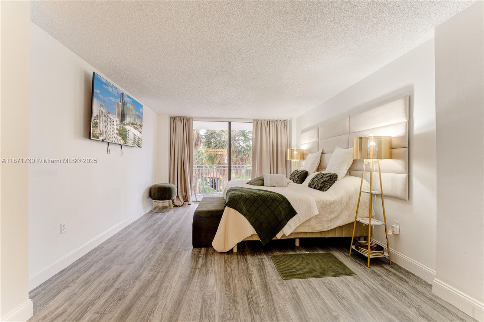 See details 312 2 / 2 1294 sq. ft. $ 2025-09-03 0 Photo