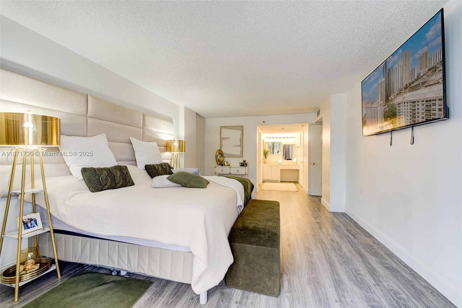 See details 312 2 / 2 1294 sq. ft. $ 2025-09-03 0 Photo