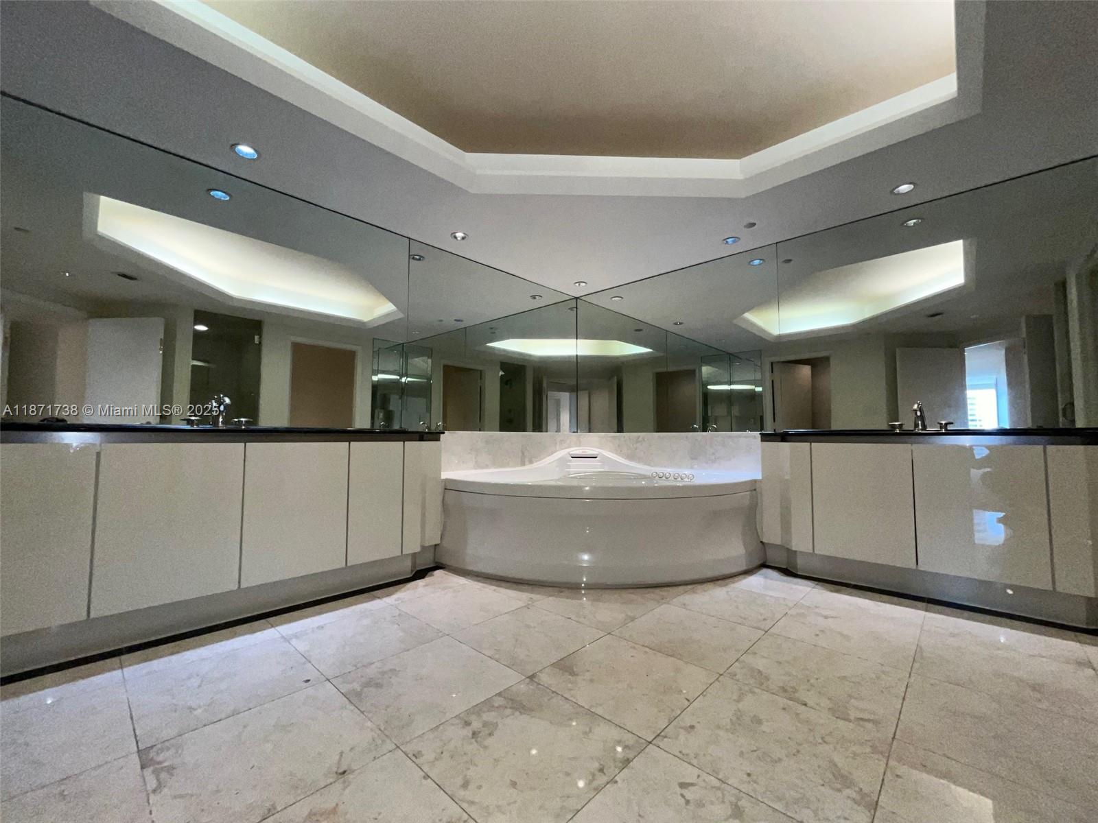 1503 2 / 3 2800 sq. ft. $ 2025-09-03 0 foto