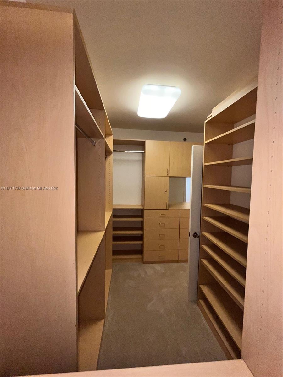 1503 2 / 3 2800 sq. ft. $ 2025-09-03 0 foto