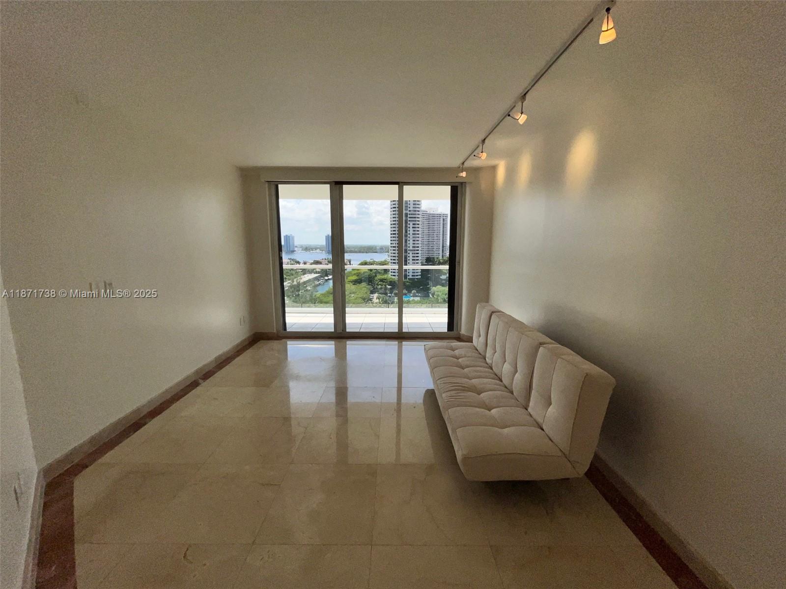 1503 2 / 3 2800 sq. ft. $ 2025-09-03 0 foto