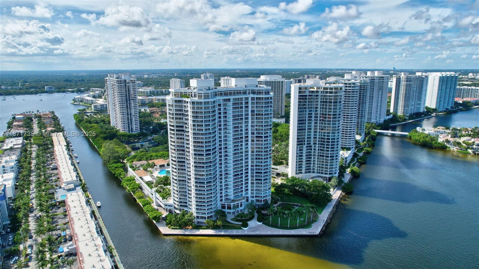 1503 2 / 3 2800 sq. ft. $ 2025-09-03 0 foto