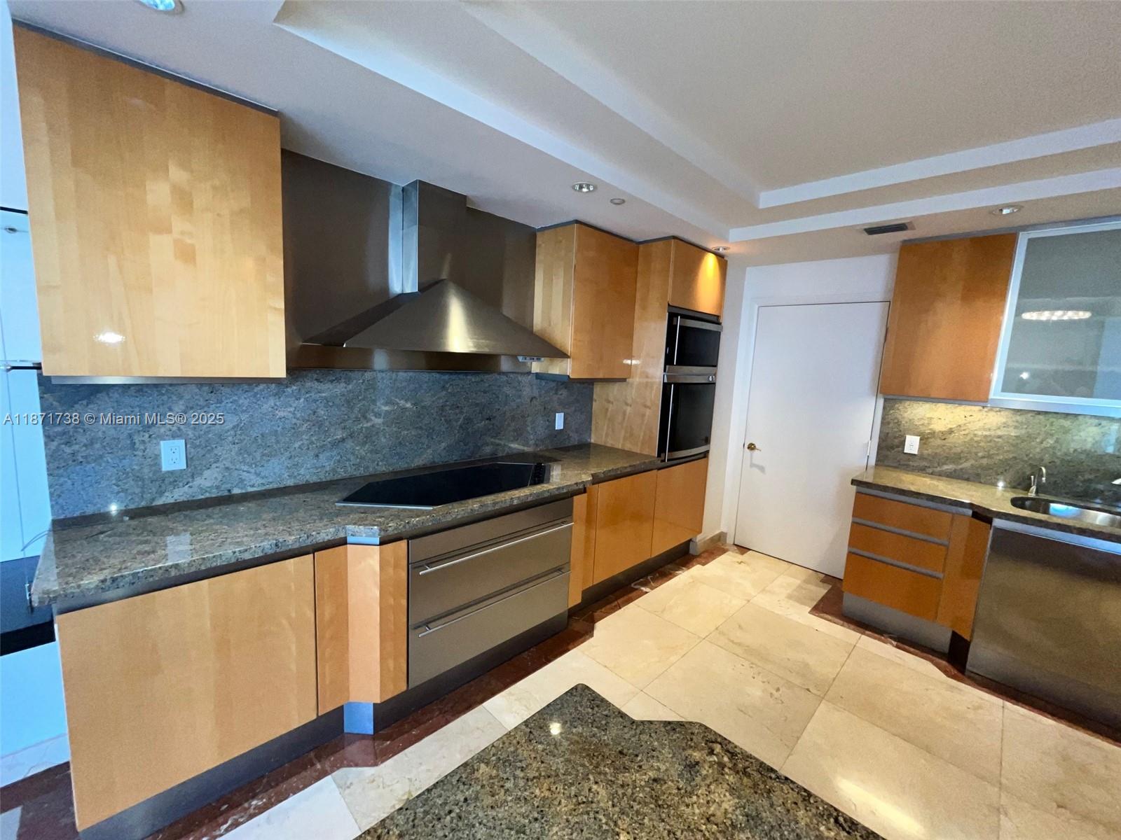 1503 2 / 3 2800 sq. ft. $ 2025-09-03 0 foto