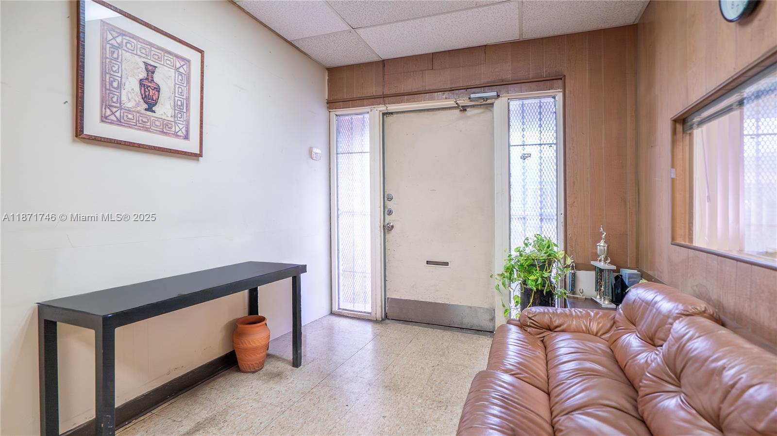 See details / sq. ft. $ 2025-09-03 0 Photo