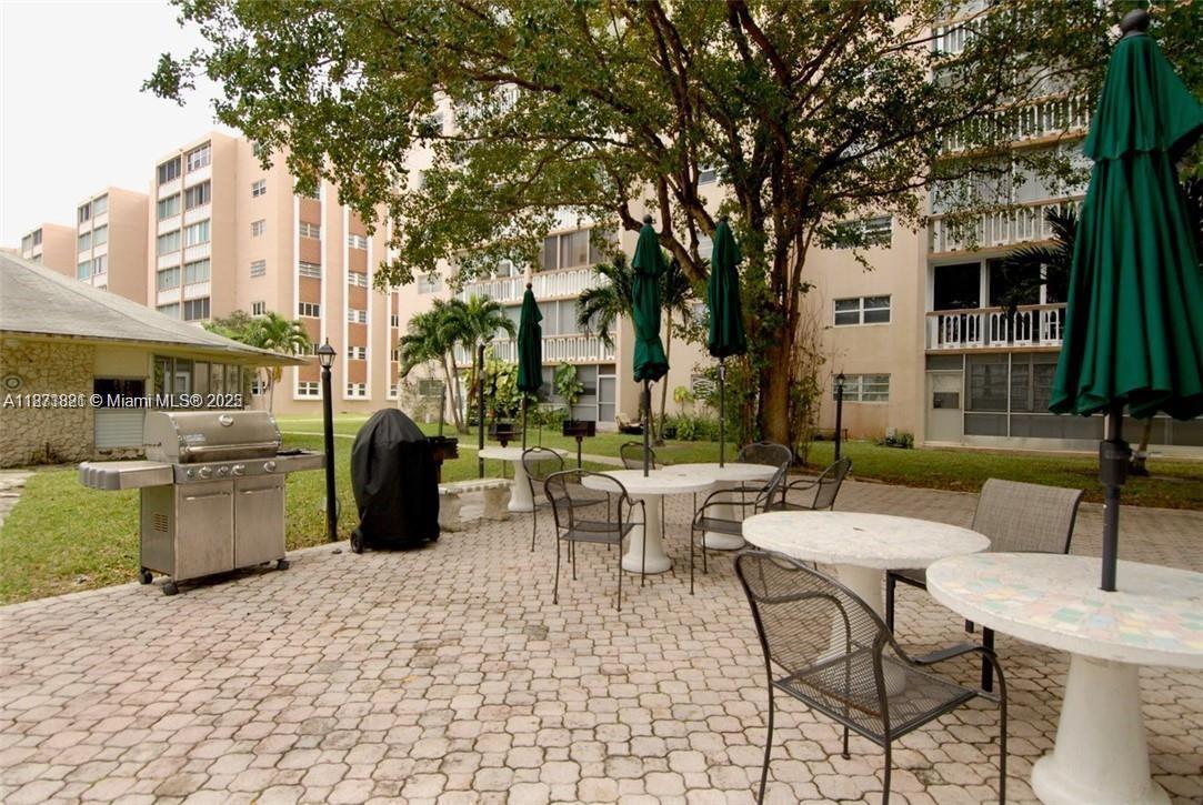 Photo of 300 12th Ave  #101, Hallandale Beach, Florida, 33009 - 