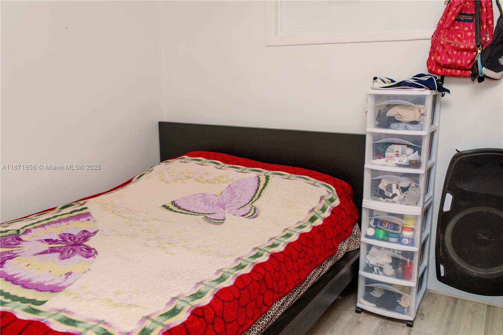 See details / 2300 sq. ft. $ 2025-09-03 0 Photo