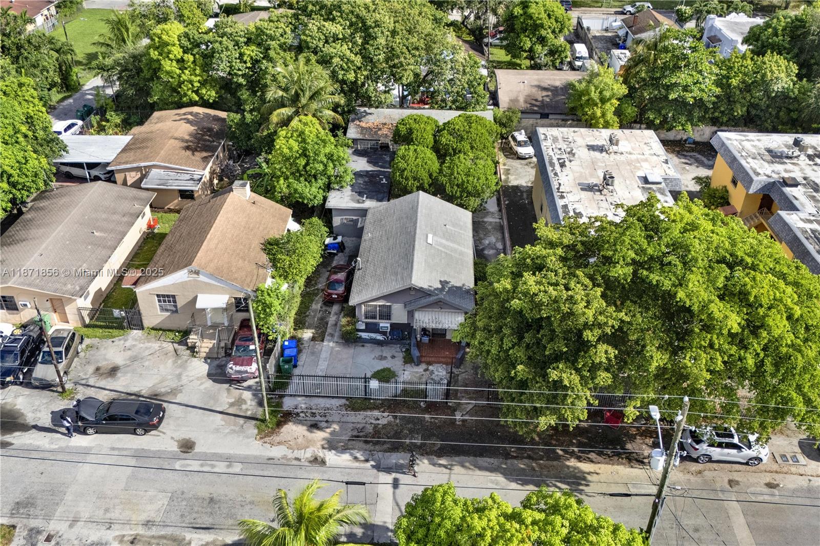 See details / 2300 sq. ft. $ 2025-09-03 0 Photo