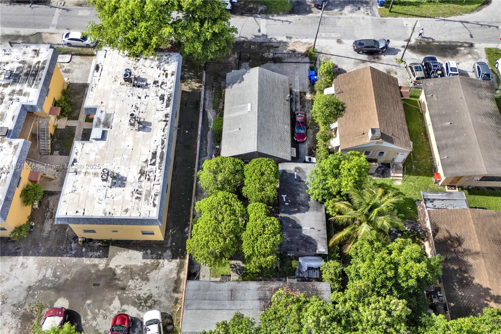 See details / 2300 sq. ft. $ 2025-09-03 0 Photo