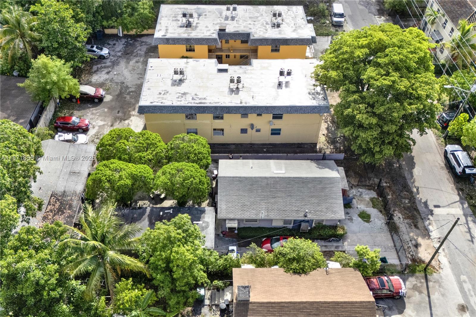 See details / 2300 sq. ft. $ 2025-09-03 0 Photo