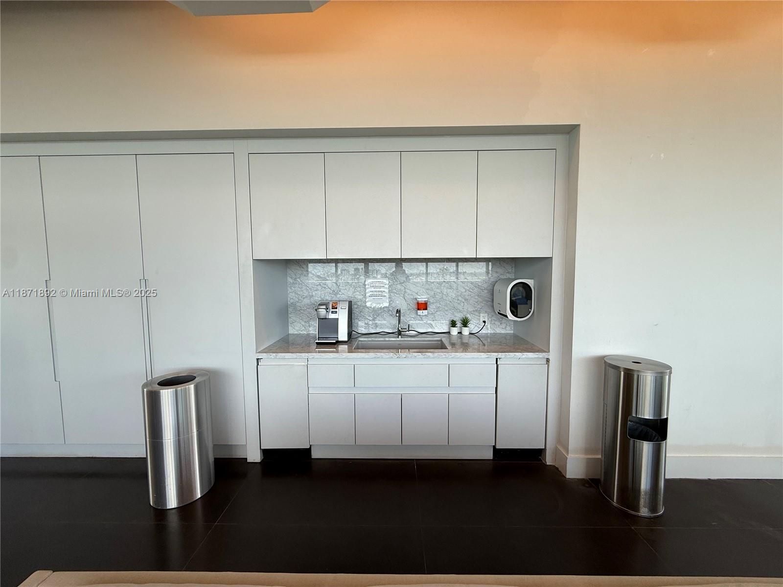   /   sq. ft. $ 2025-09-03 0 Photo