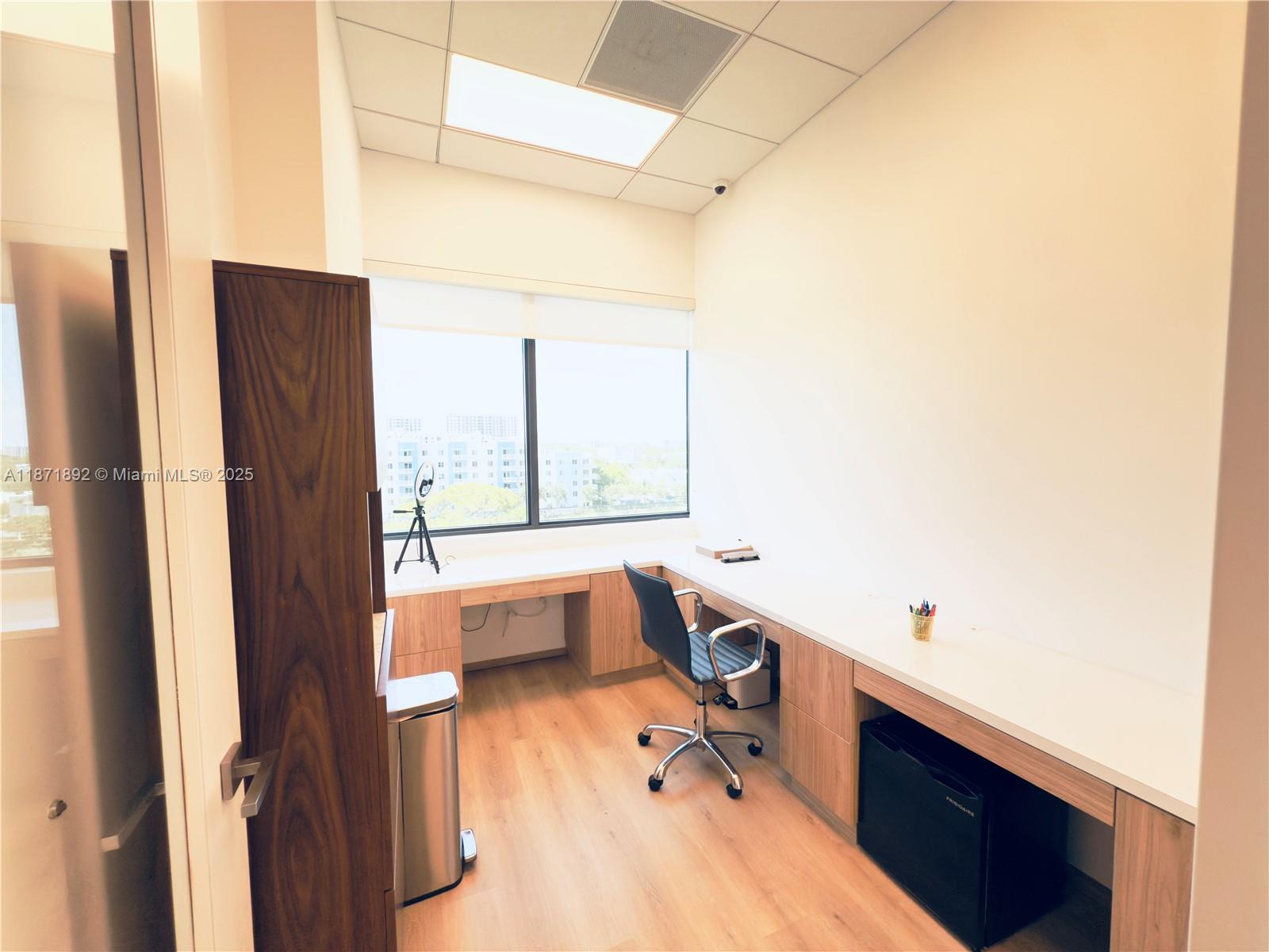   /   sq. ft. $ 2025-09-03 0 Photo