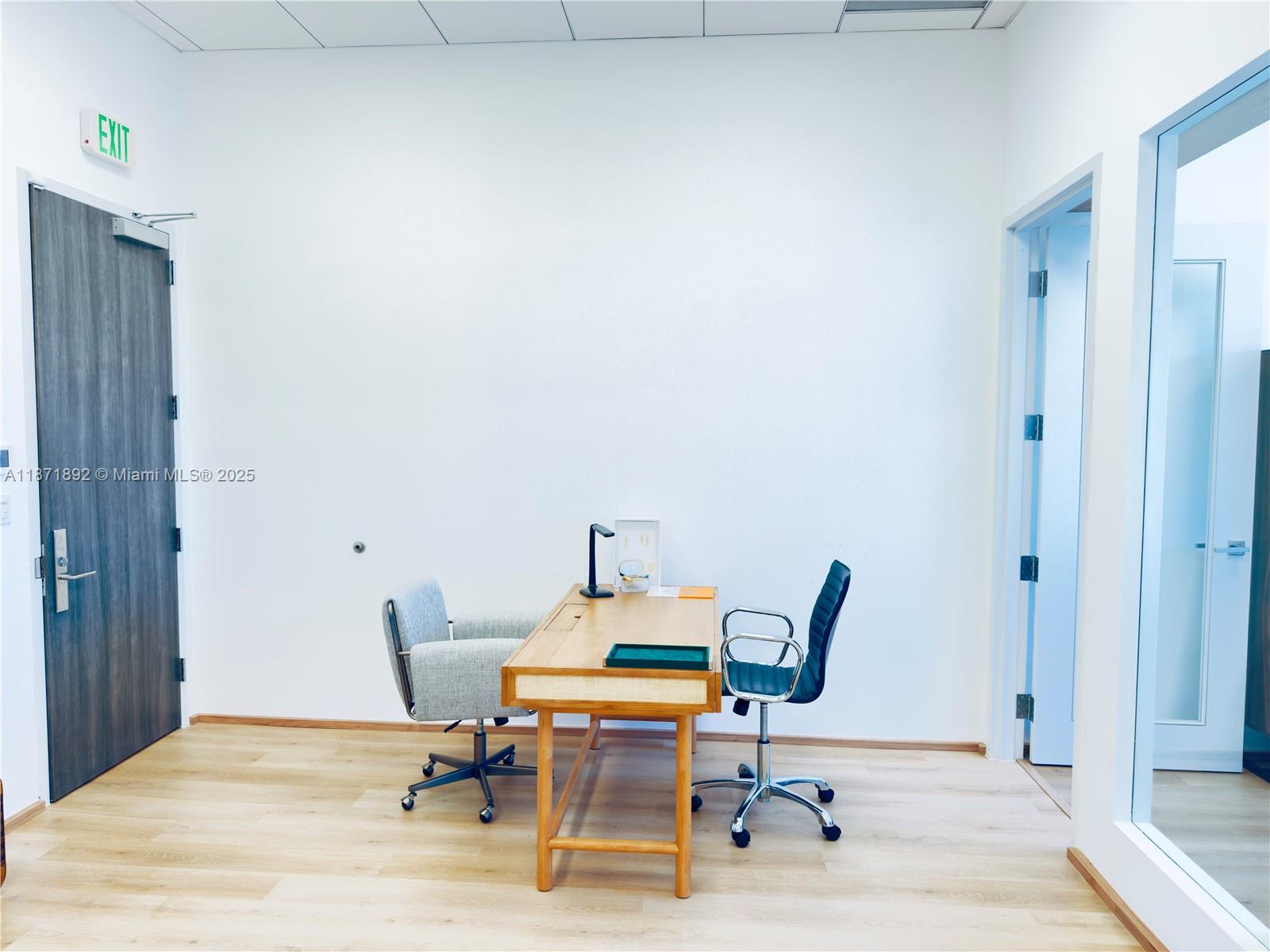  /   sq. ft. $ 2025-09-03 0 Photo