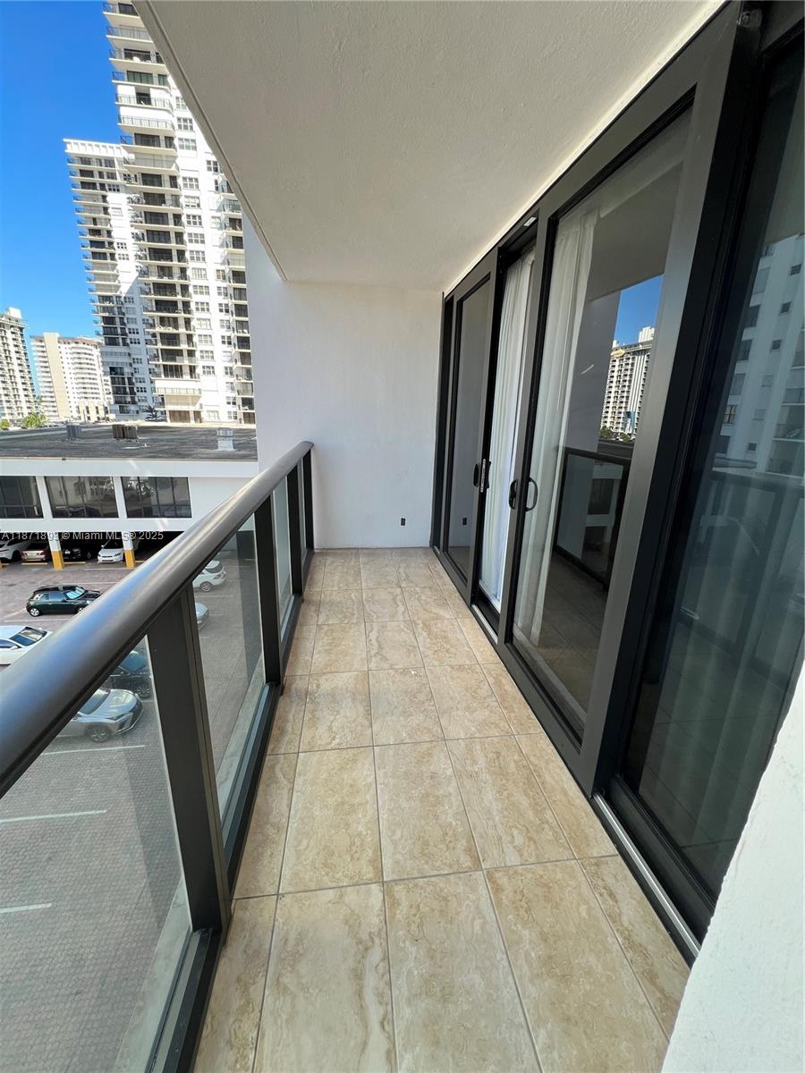Photo of 2301 Ocean Dr  #506, Hollywood, Florida, 33019 - 