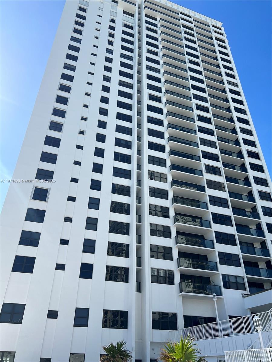Photo of 2301 Ocean Dr  #506, Hollywood, Florida, 33019 - 