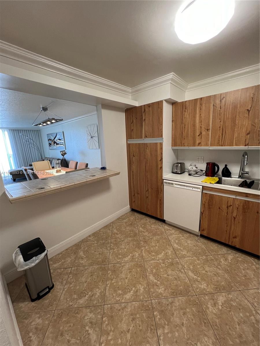 Photo of 2301 Ocean Dr #506, Hollywood, Florida, 33019 -