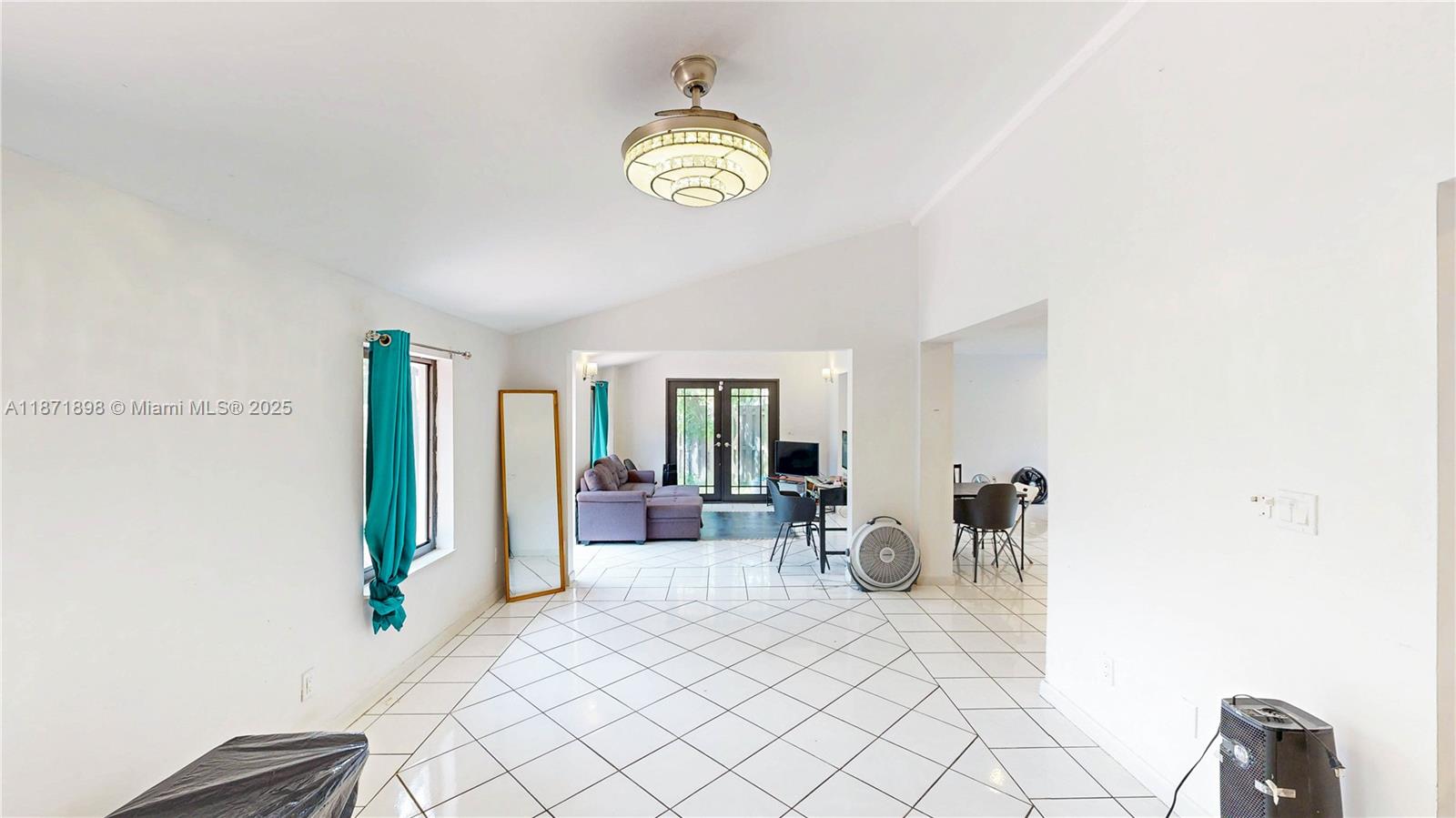 15166 4 / 3 2420 sq. ft. $ 2025-09-03 0 foto