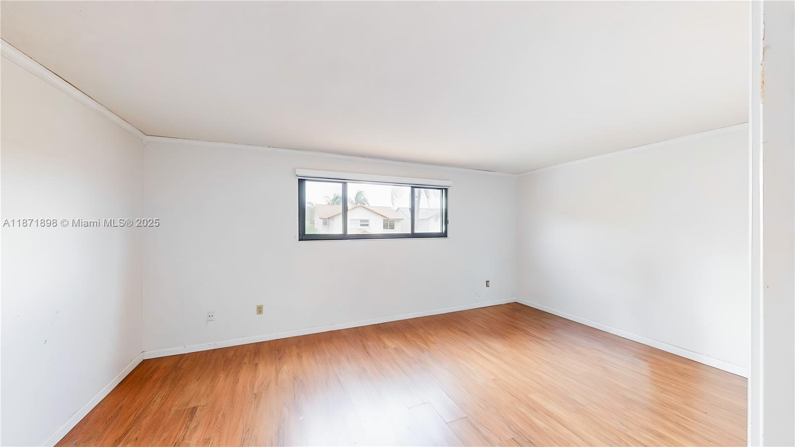 15166 4 / 3 2420 sq. ft. $ 2025-09-03 0 foto