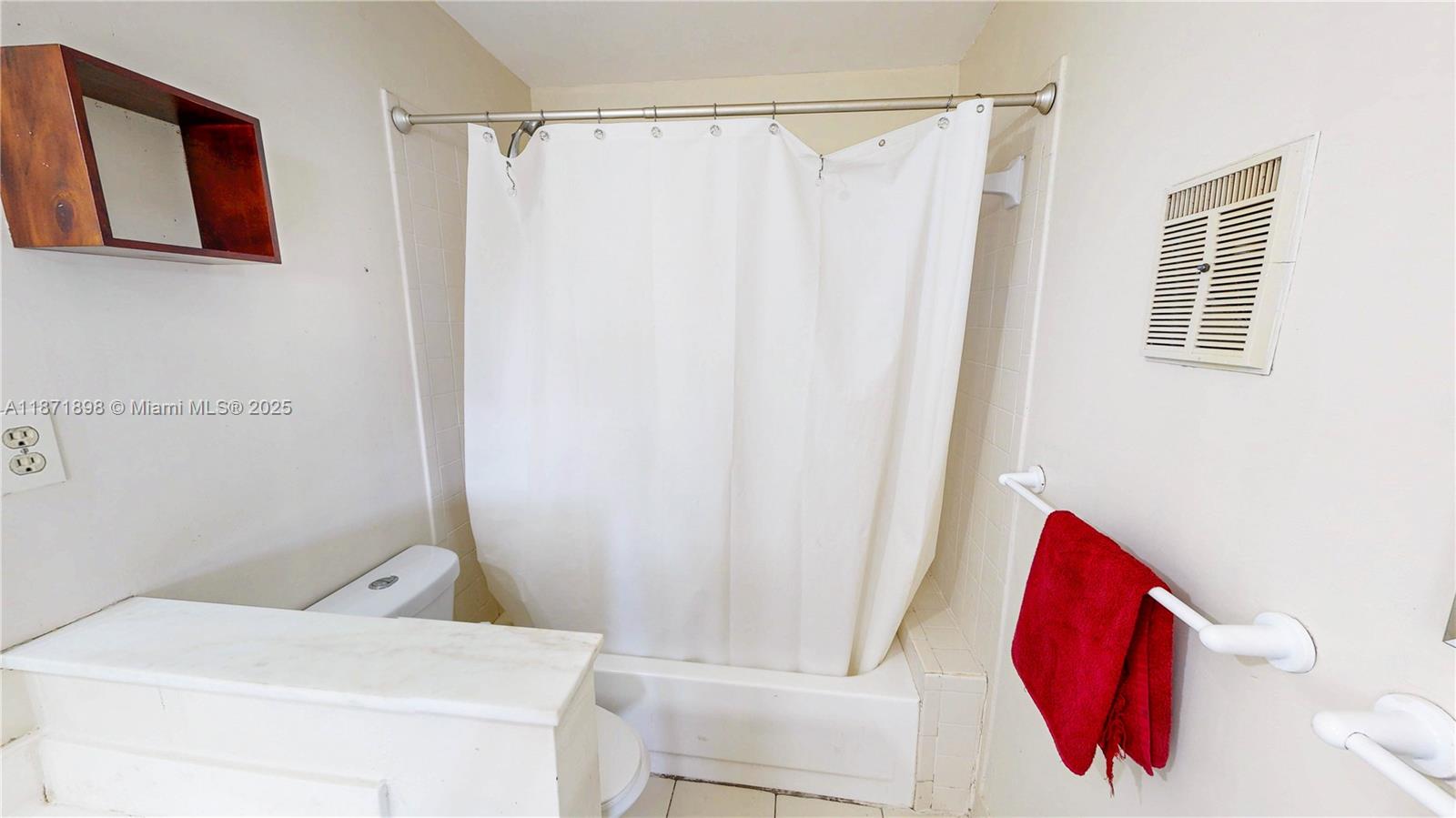 15166 4 / 3 2420 sq. ft. $ 2025-09-03 0 foto