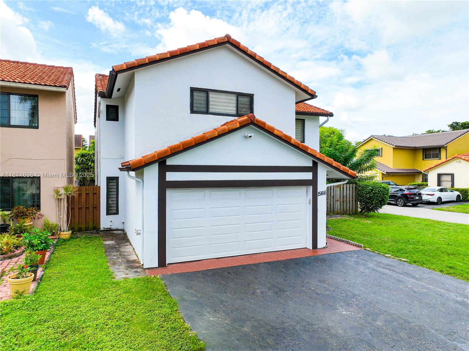 15166 4 / 3 2420 sq. ft. $ 2025-09-03 0 foto