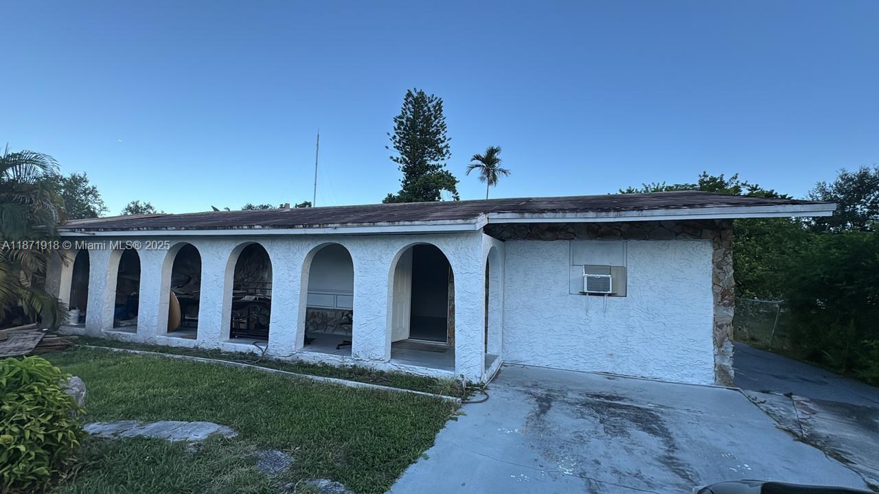 See details / 2696 sq. ft. $ 2025-09-03 0 Photo
