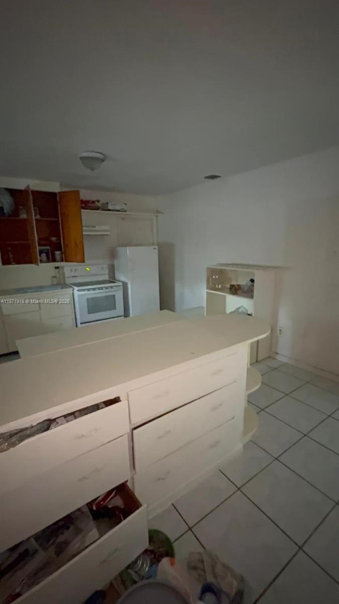 See details / 2696 sq. ft. $ 2025-09-03 0 Photo
