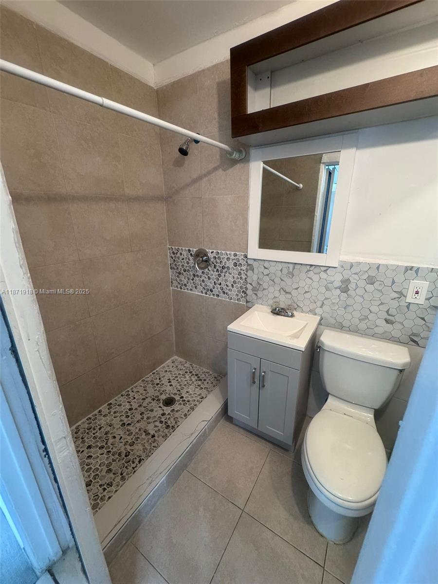 See details / 2696 sq. ft. $ 2025-09-03 0 Photo