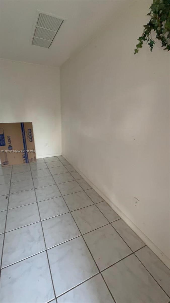 See details / 2696 sq. ft. $ 2025-09-03 0 Photo